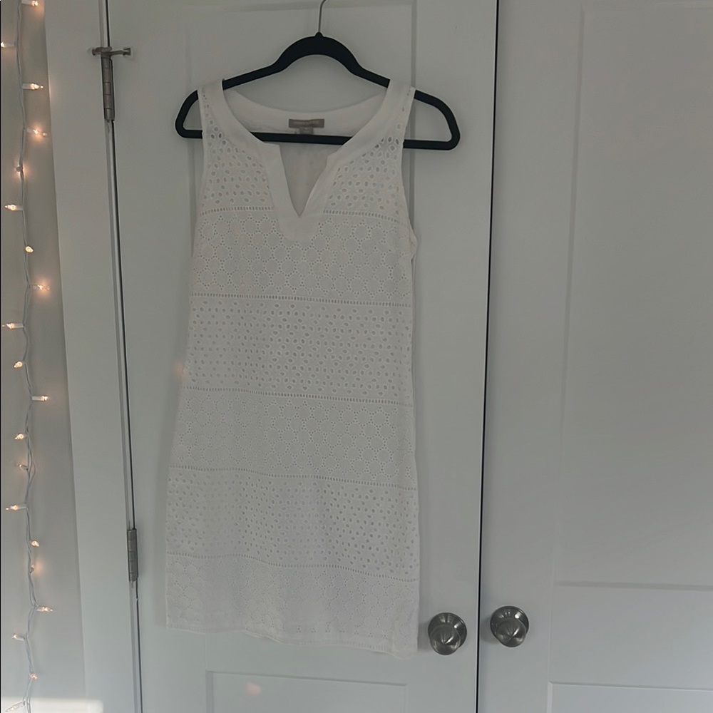 Elegant White Sleeveless Dress